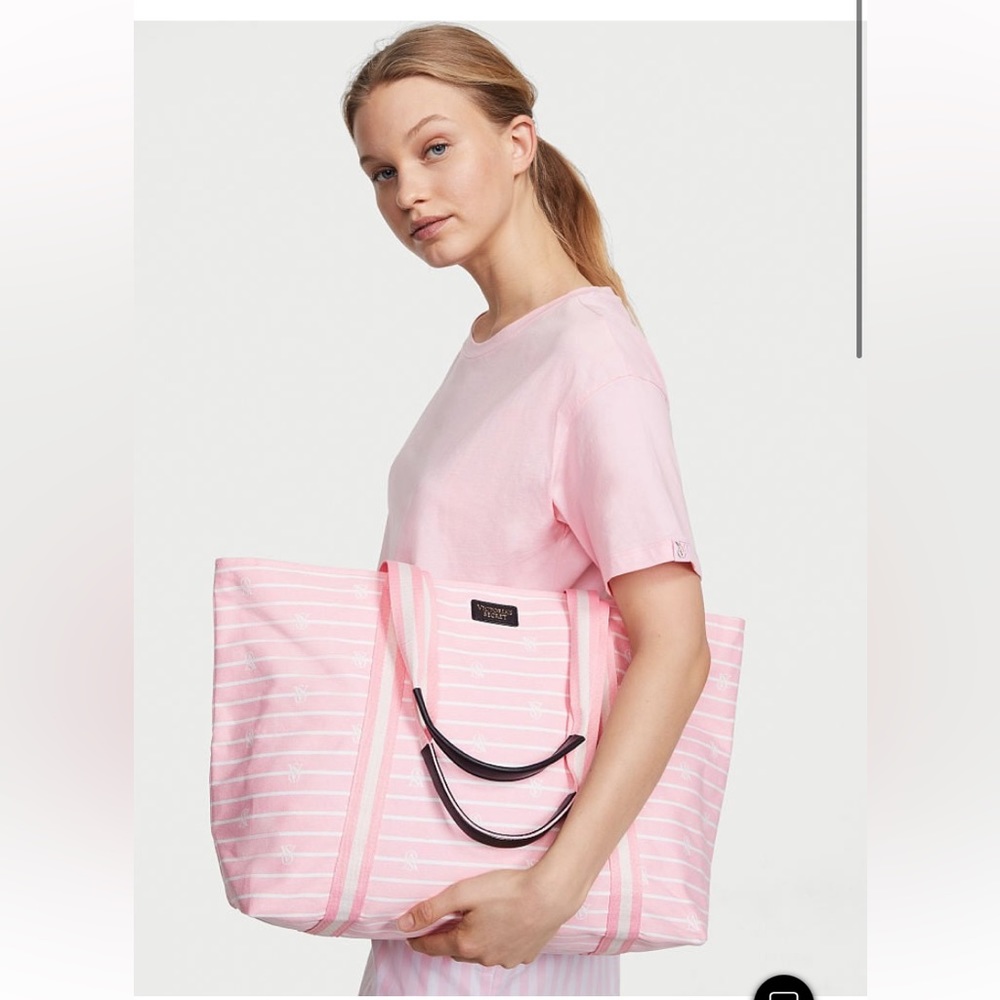 Victorias Secret overnight bag NWT